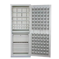 Armoire à pharmacie avec une porte équipée et renforcée Armoire à pharmacie avec une porte équipée et renforcée