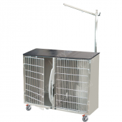 Cage d'attente avec table de toilettage