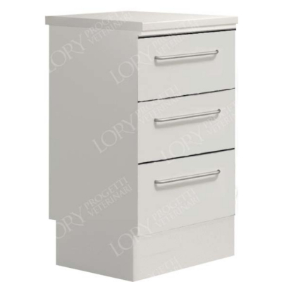 Commode avec 3 tiroirs sur base fermée
