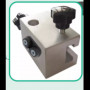 Pince de fixation pour barres latérales de tables de chirurgie